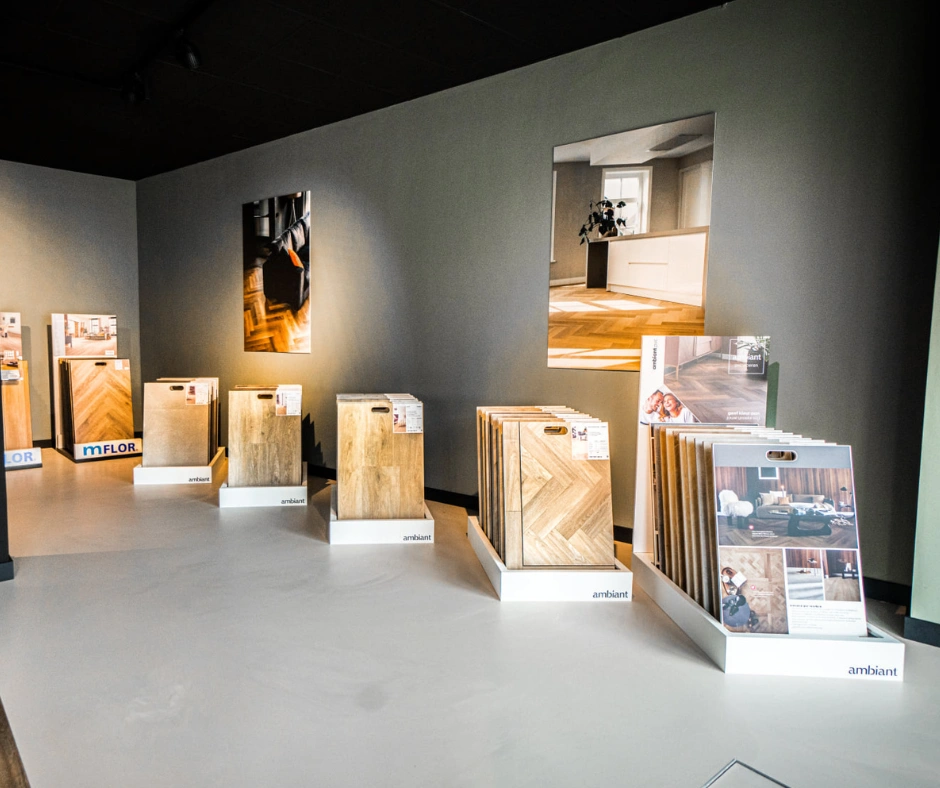Showroom van Het Vloerenhof met PVC vloerstalen van Ambiant en mFLOR