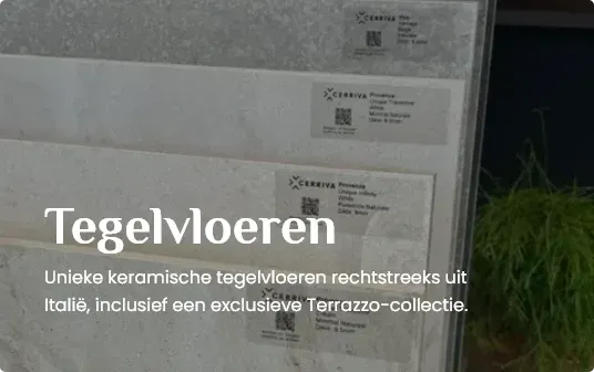 Keramische tegelstalen van Cerviva in natuursteenlook in de showroom Keramische tegelstalen van Cerviva in natuursteenlook in de showroom